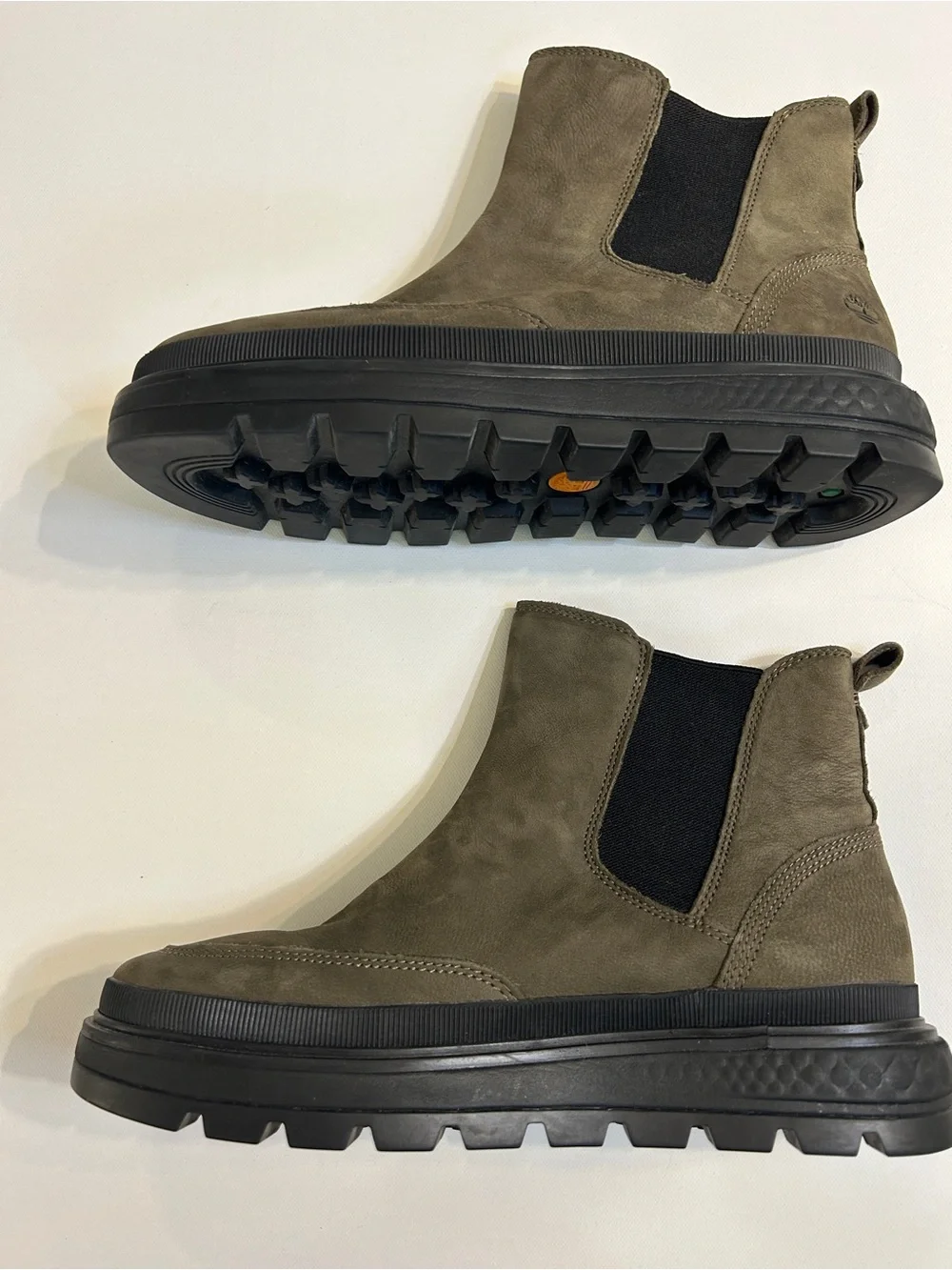 Timberland GreenStride Chelsea Lug Sole Leather Ankle Boots Gray Taupe Size 9.5